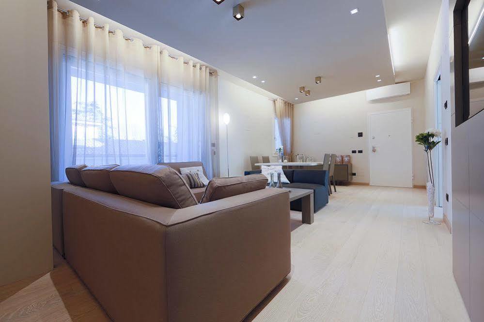Emilia Suite Comfort Módena Exterior foto